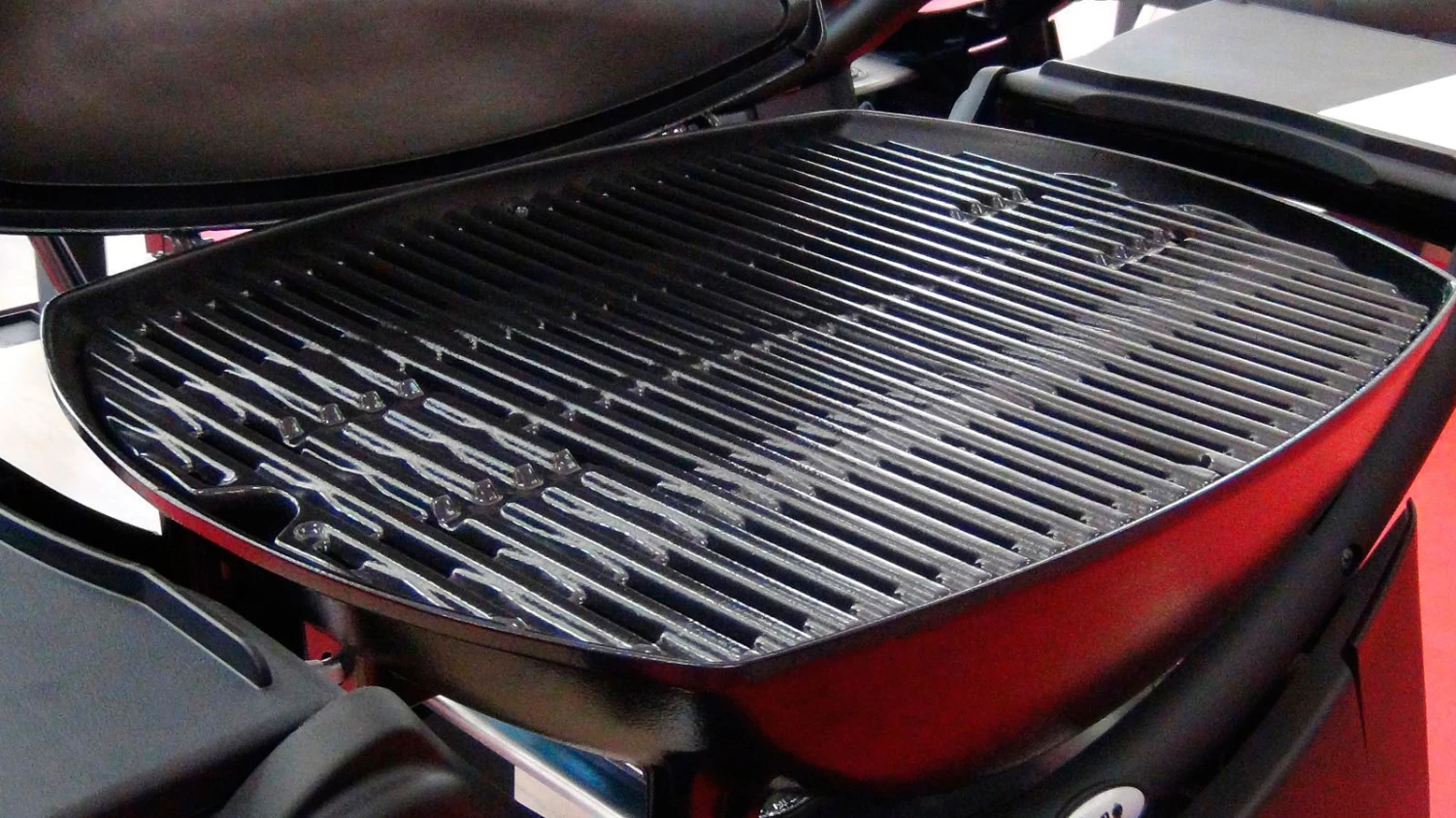 Weber Q 2000 Negra 3 Weber Q 2000 Negra - Imagen 3